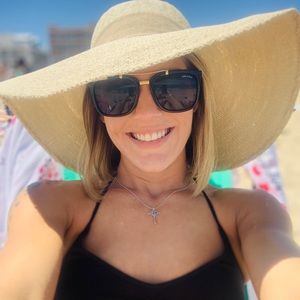 Meet your Posher, Cecely